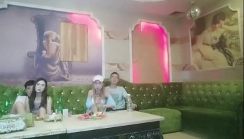 chinese ktv kinky group sex sitting lady p